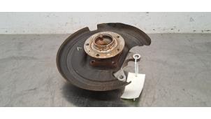 Gebruikte Fusee rechts-achter Peugeot 3008 II (M4/MC/MJ/MR) 1.2 12V PureTech Hybrid 48V Prijs € 66,55 Inclusief btw aangeboden door Autohandel Didier