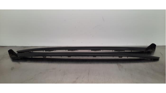Ensemble Cadre pare-brise Peugeot 3008