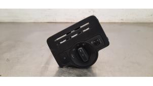 Gebruikte Schakelaar Koplamp Ihv Mercedes Vito (447.6) 1.6 111 CDI 16V Prijs € 36,30 Inclusief btw aangeboden door Autohandel Didier