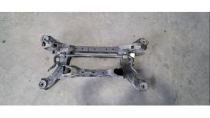 Gebruikte Subframe Hyundai Santa Fe IV 1.6 T-GDI Hybrid HTRAC Prijs € 399,30 Inclusief btw aangeboden door Autohandel Didier