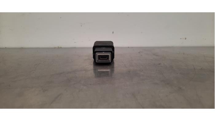 Prise USB Fiat 600