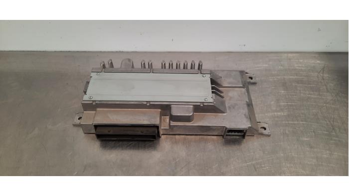 Amplificateur radio Audi S4