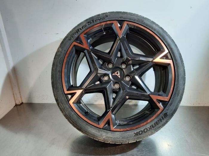 Jante + pneumatique Cupra Leon