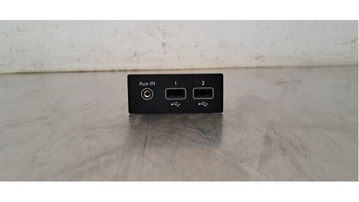 Connexion USB Renault Arkana