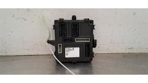 Gebruikte Comfort Module Renault Arkana (RJLL) 1.6 E-Tech 145 16V Prijs € 266,20 Inclusief btw aangeboden door Autohandel Didier