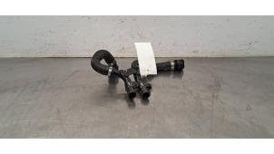 Gebruikte Radiateurslang Renault Arkana (RJLL) 1.6 E-Tech 145 16V Prijs € 36,30 Inclusief btw aangeboden door Autohandel Didier