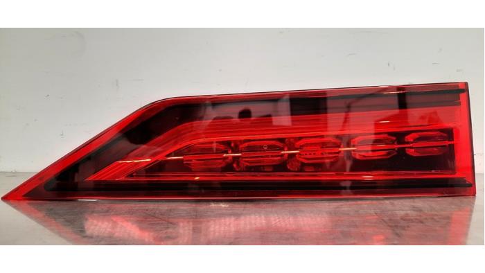 Feu arrière gauche Volvo V60