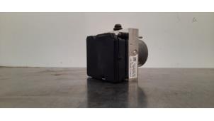 Gebruikte ABS Pomp Tesla Model 3 Standard RWD Plus, Long Range RWD Prijs € 199,65 Inclusief btw aangeboden door Autohandel Didier