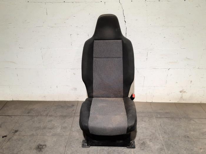 Siège droit Toyota Pro-Ace City