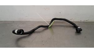 Gebruikte Radiateurslang Tesla Model 3 Standard RWD Plus, Long Range RWD Prijs € 48,40 Inclusief btw aangeboden door Autohandel Didier