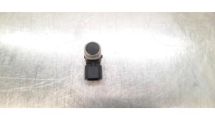 Gebruikte PDC Sensor Renault Arkana (RJLL) 1.6 E-Tech 145 16V Prijs € 24,20 Inclusief btw aangeboden door Autohandel Didier