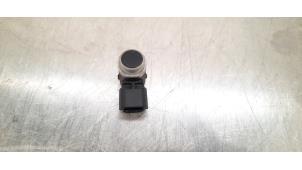 Gebruikte PDC Sensor Renault Arkana (RJLL) 1.6 E-Tech 145 16V Prijs € 24,20 Inclusief btw aangeboden door Autohandel Didier