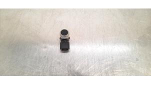 Gebruikte PDC Sensor Renault Arkana (RJLL) 1.6 E-Tech 145 16V Prijs € 24,20 Inclusief btw aangeboden door Autohandel Didier