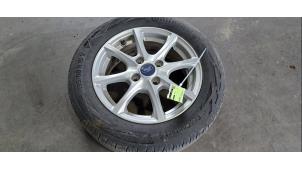 Gebruikte Velg + Band Ford Fiesta 7 1.0 EcoBoost 12V 100 Prijs € 96,80 Inclusief btw aangeboden door Autohandel Didier