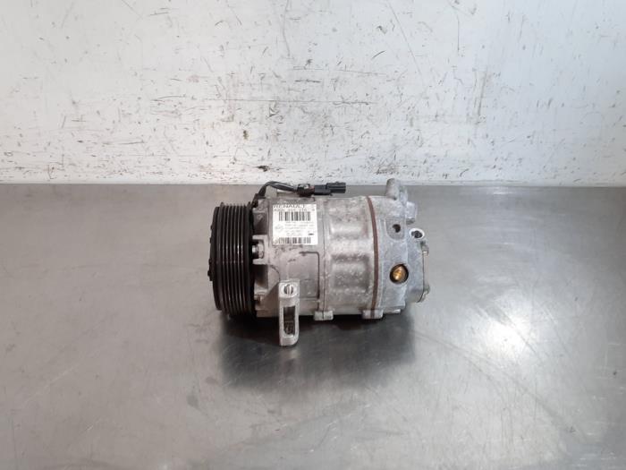 Pompe clim Renault Trafic