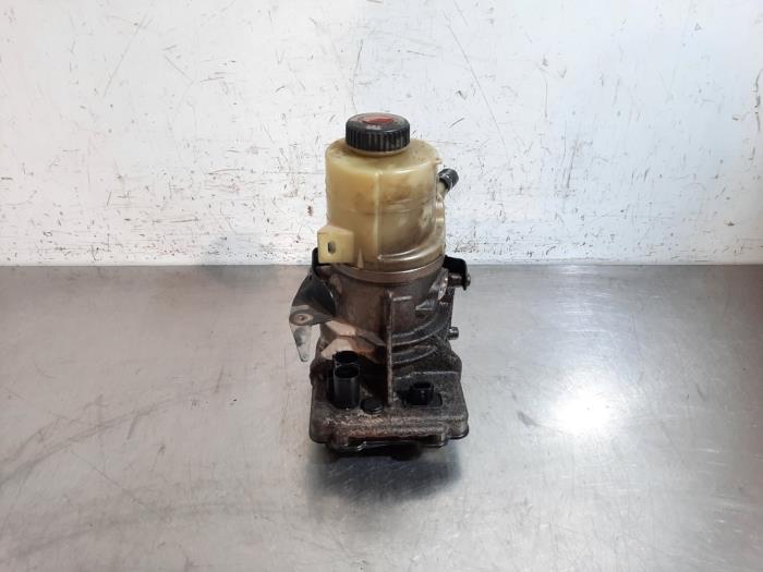 Pompe direction assistée Renault Trafic
