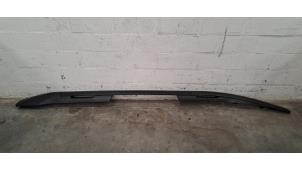 Gebruikte Dakrail rechts Dacia Jogger 1.0 TCe 110 12V Prijs € 133,10 Inclusief btw aangeboden door Autohandel Didier