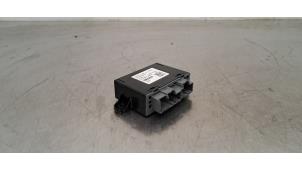 Gebruikte Centrale Deurvergrendelings Module Ford Fiesta 7 1.5 TDCi 85 Prijs € 30,25 Inclusief btw aangeboden door Autohandel Didier