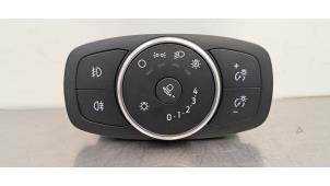 Gebruikte Schakelaar Koplamp Ihv Ford Fiesta 7 1.5 TDCi 85 Prijs € 36,30 Inclusief btw aangeboden door Autohandel Didier