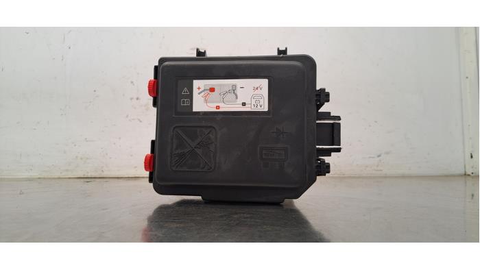 Boîte à fusibles Citroen C4