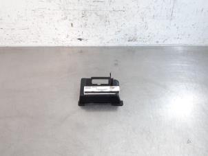 Gebruikte GPS Antenne Renault Espace (RFCJ) 1.6 Energy dCi 160 Prijs € 24,20 Inclusief btw aangeboden door Autohandel Didier