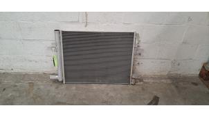 Gebruikte Airco Condensor Peugeot 3008 II (M4/MC/MJ/MR) 1.2 12V e-THP PureTech 130 Prijs € 163,35 Inclusief btw aangeboden door Autohandel Didier