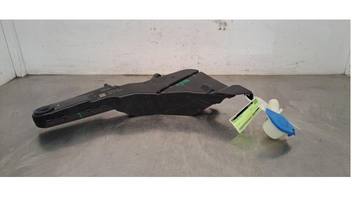 Réservoir lave-glace avant Peugeot 408