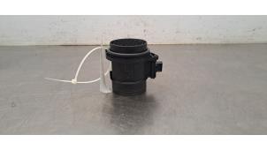 Gebruikte Luchtmassameter Peugeot 408 1.6 16V HYbrid 225 Prijs € 66,55 Inclusief btw aangeboden door Autohandel Didier