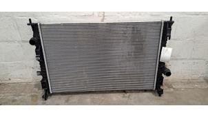 Gebruikte Radiateur Peugeot 408 1.6 16V HYbrid 225 Prijs € 133,10 Inclusief btw aangeboden door Autohandel Didier