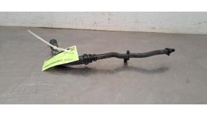 Gebruikte Leiding (diversen) Peugeot 408 1.6 16V HYbrid 225 Prijs € 30,25 Inclusief btw aangeboden door Autohandel Didier