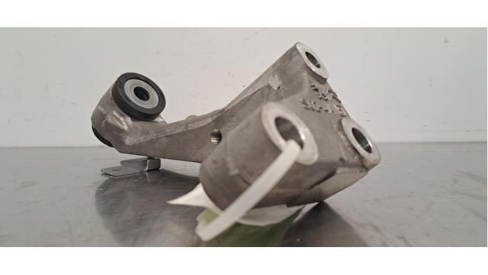 Bras de suspension avant droit Peugeot 408