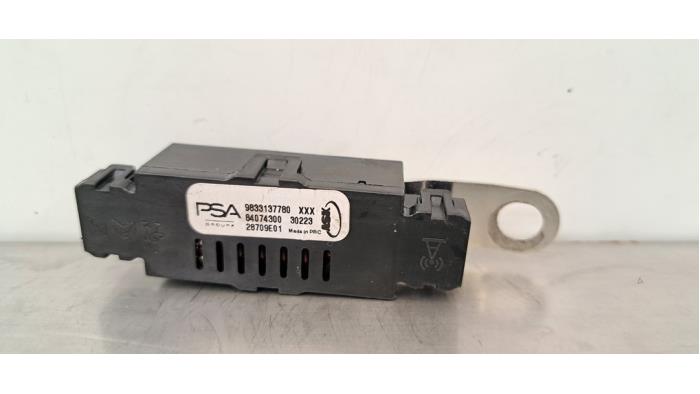 Antenne amplificateur Peugeot 408