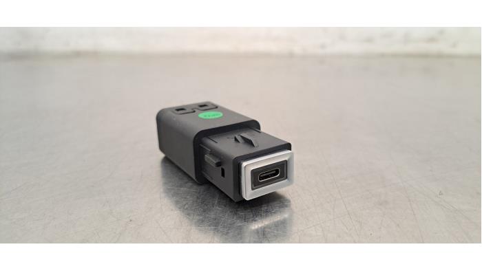 Prise USB Peugeot 408