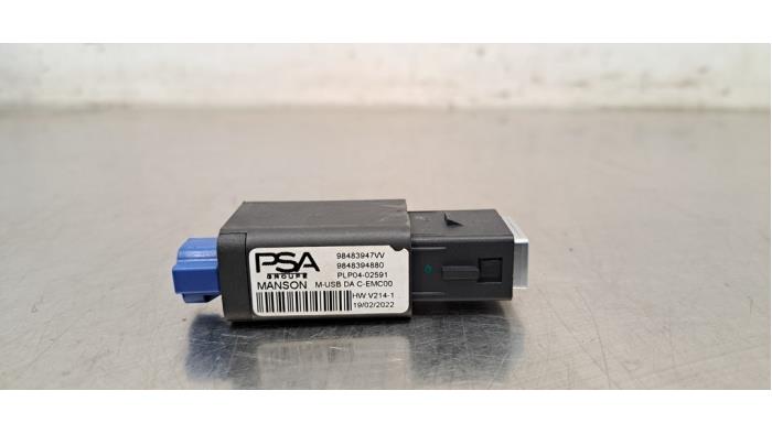 Prise USB Peugeot 408