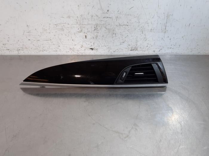 Grille aération tableau de bord BMW 1-Série