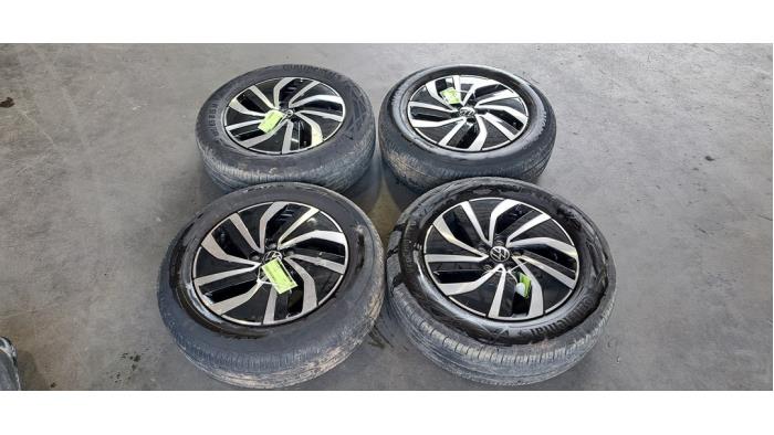 Kit jantes + pneumatiques Volkswagen Polo