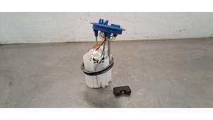 Gebruikte Tank element Pomp Volkswagen Polo VI (AW1) 1.0 MPI 12V Prijs € 90,75 Inclusief btw aangeboden door Autohandel Didier