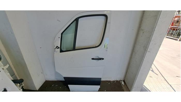 Portier 4Deurs links-voor Mercedes Sprinter