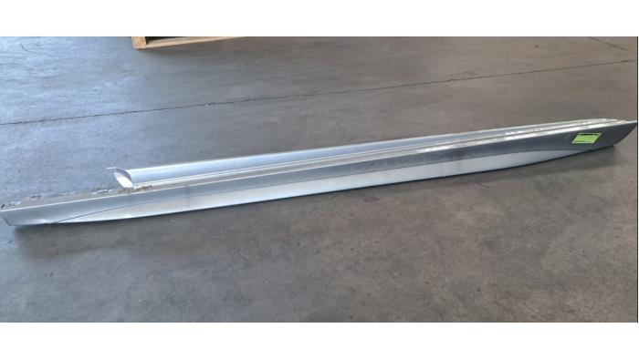 Marche-pied (list de couverture) gauche Mercedes C-Klasse