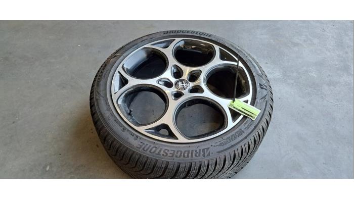 Jante + pneu d&#039;hiver Alfa Romeo Tonale