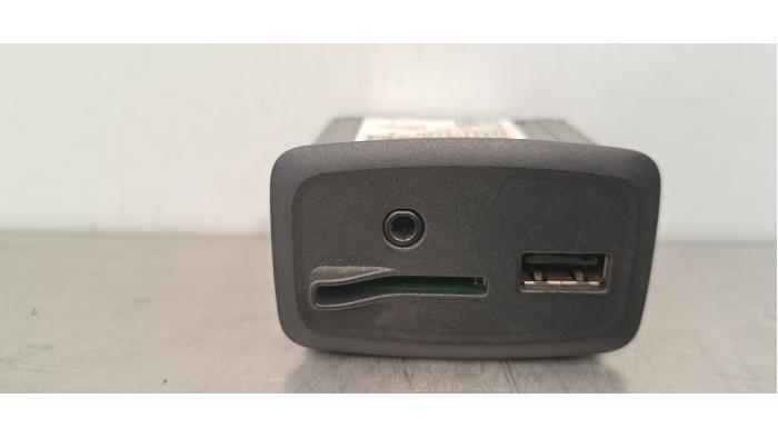 Connexion USB Renault Kangoo