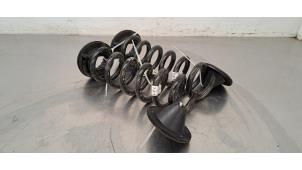 Gebruikte Veerschroef achter Mercedes C (W206) C-220d 2.0 Turbo 16V Prijs € 96,80 Inclusief btw aangeboden door Autohandel Didier