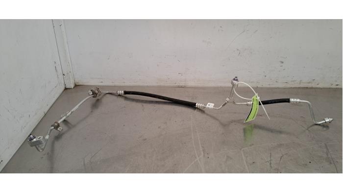 Tuyau clim Mercedes EQA