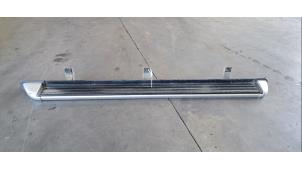 Gebruikte Treeplank links Nissan NP 300 Navara (D23) 2.3 dCi 16V 4x4 Prijs € 296,45 Inclusief btw aangeboden door Autohandel Didier