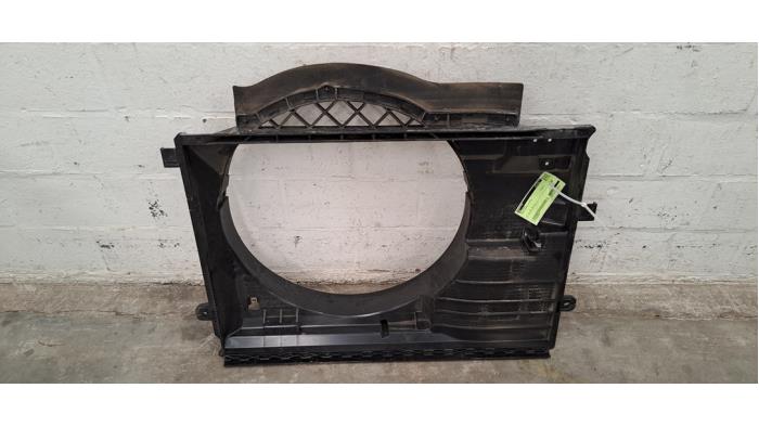Boîtier ventilateur Nissan Navara