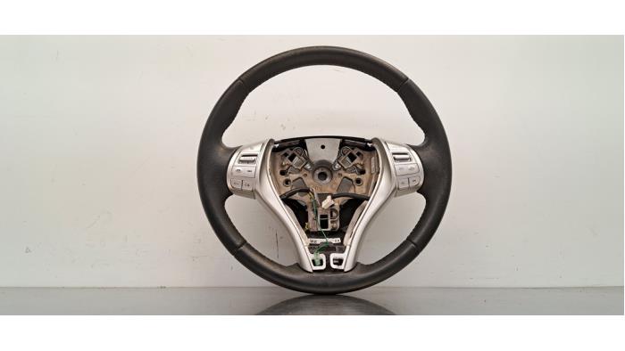 Volant Nissan Navara