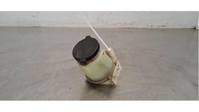 Réservoir de liquide de frein Nissan Navara