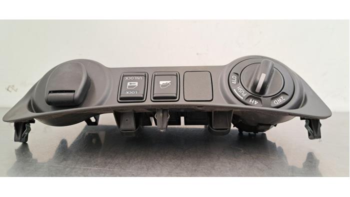 Commutateur 2WD/4WD Nissan Navara