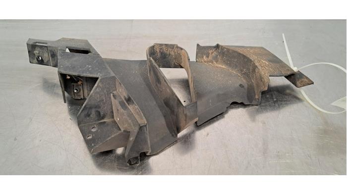 Support pare-chocs avant gauche Landrover Range Rover