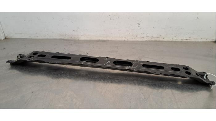 Barre radiateur Suzuki Swift
